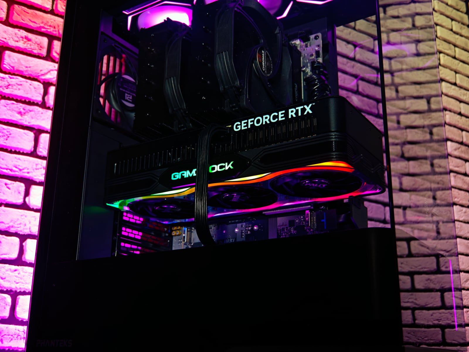 Контент-станция — Evolv X2 — сборка ПК в Обнинске Контент-станция — Evolv X2 — фотография сборки 1
